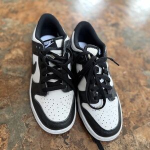 Nike Black and White Women's Sneakers